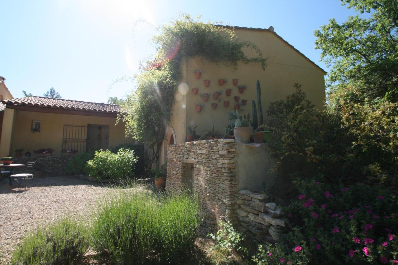 Le Mas Des Pierres Blanches Bed and Breakfast Venasque Buitenkant foto