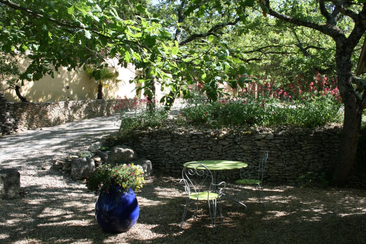 Le Mas Des Pierres Blanches Bed and Breakfast Venasque Buitenkant foto